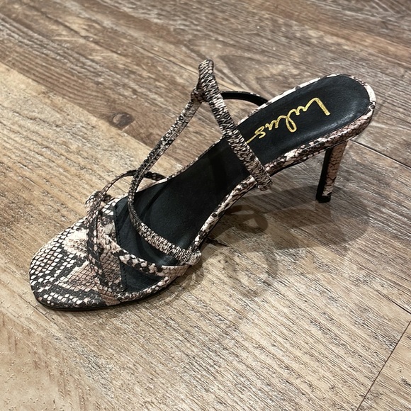 Lulu strapped heels - Picture 4 of 7